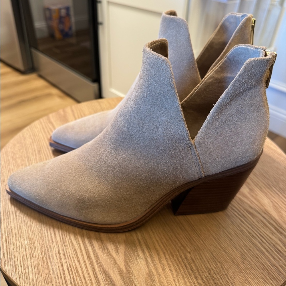 Vince Camuto Tan Ankle Booties - Picture 5 of 9